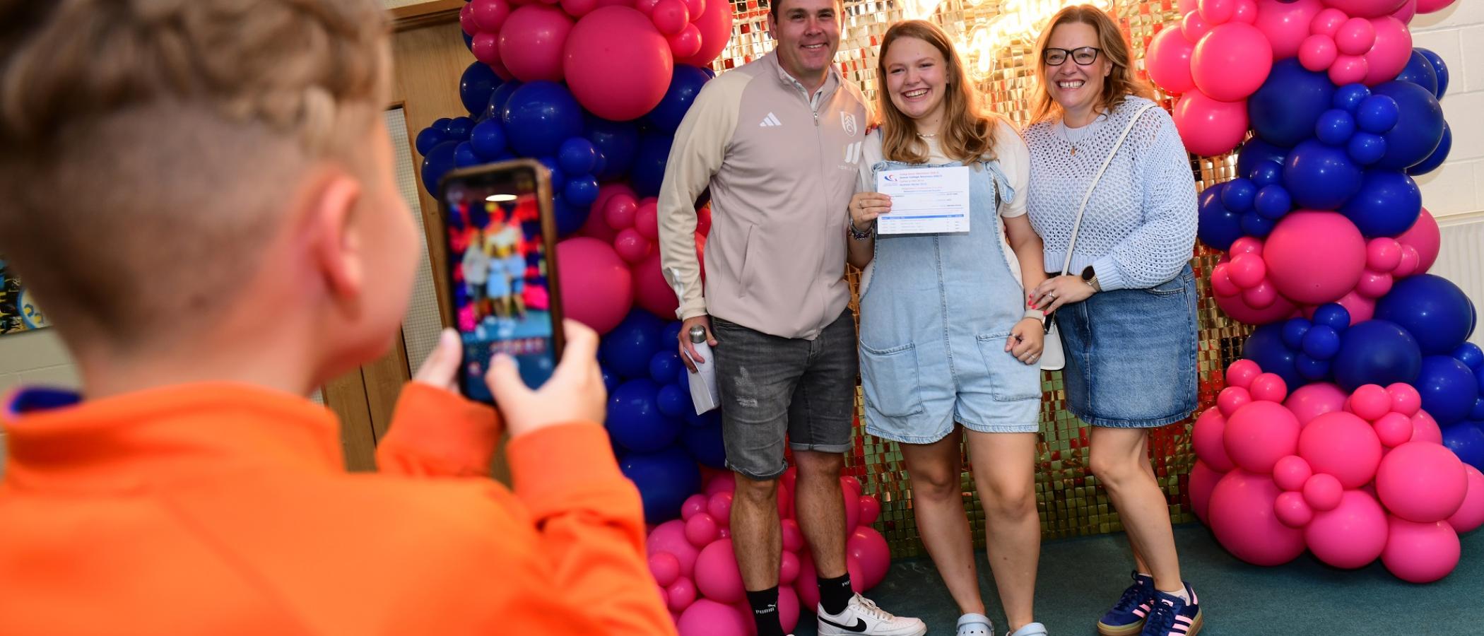 Sut i gael canlyniadau dy arholiadau / gymwysterau Awst 2025