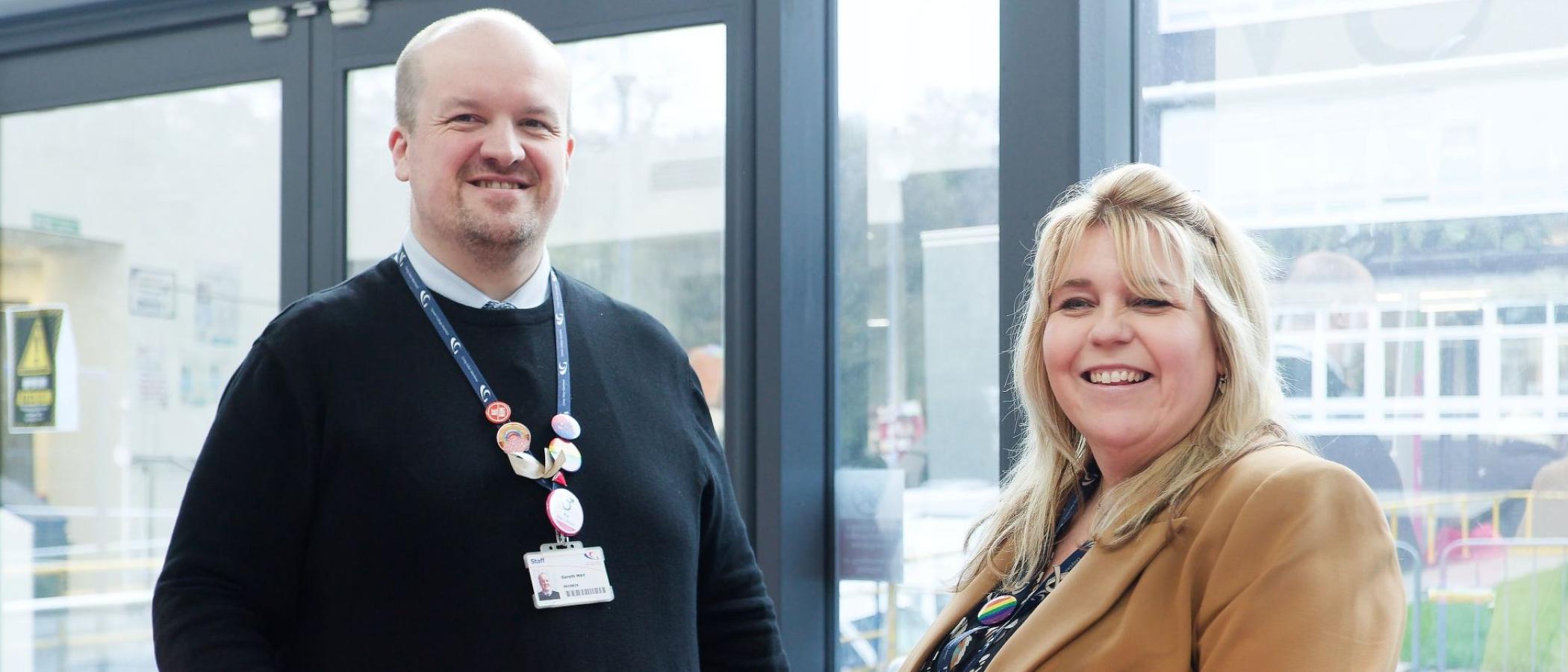 Coleg yn dathlu Wythnos Enfys 2026