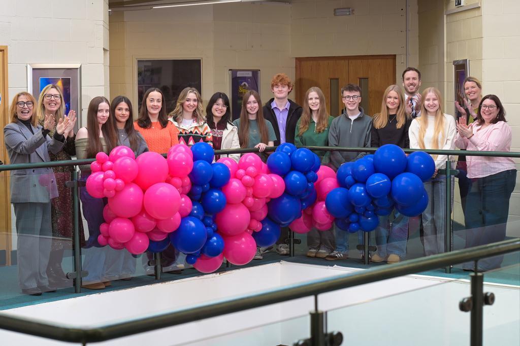 Group photo of Oxbridge students