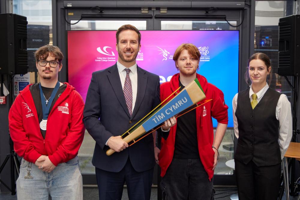 College welcomes Team Wales’ torch to Tycoch Campus
