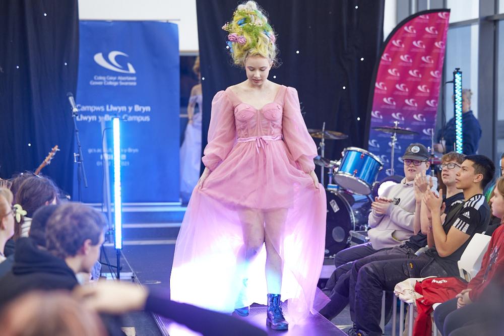 Myfyrwyr yn edrych ymlaen at Ddyfodol Creadigol