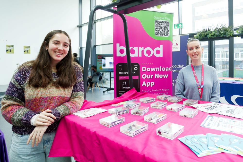 Coleg yn dathlu Wythnos Enfys 2026