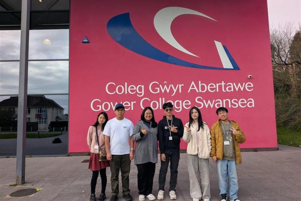 Group of students outside Tycoch campus