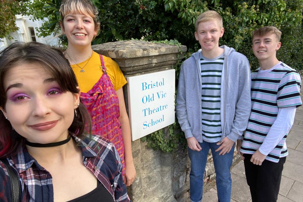 Theatre students head for top drama school