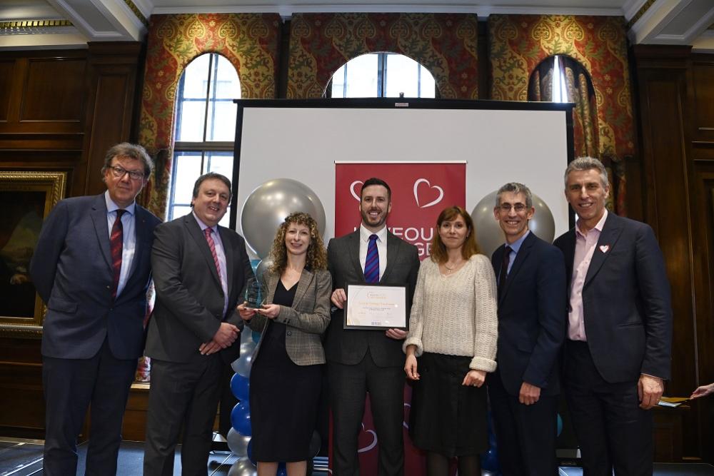 Staff Coleg Gwyr Abertawe yn ennill gwobr 'Beacon'