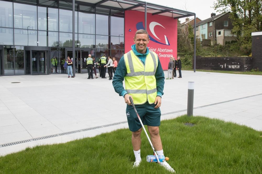 Litter pick initiative launched at Tycoch