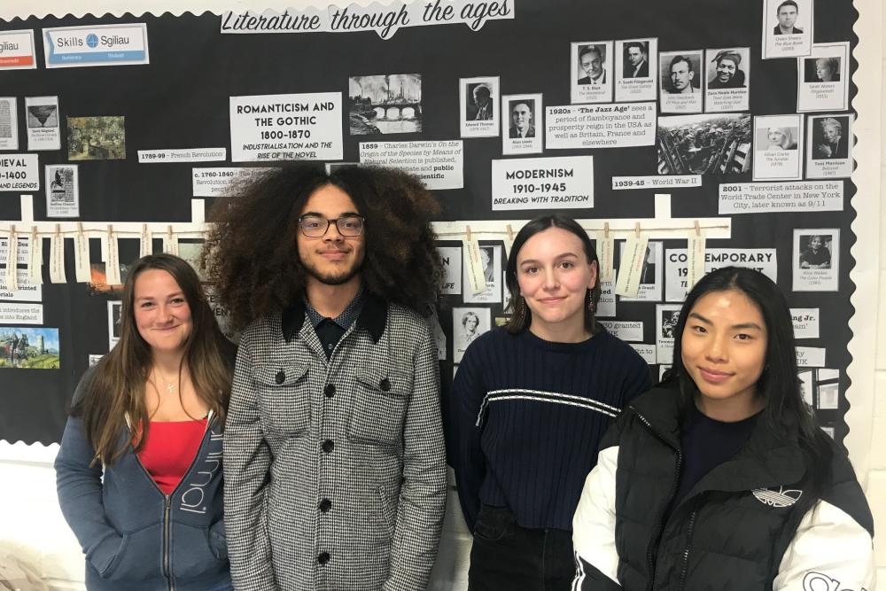 English students head for Hay
