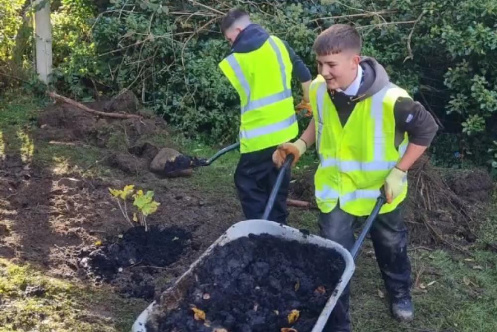 Welsh students with Adam yn yr Ardd