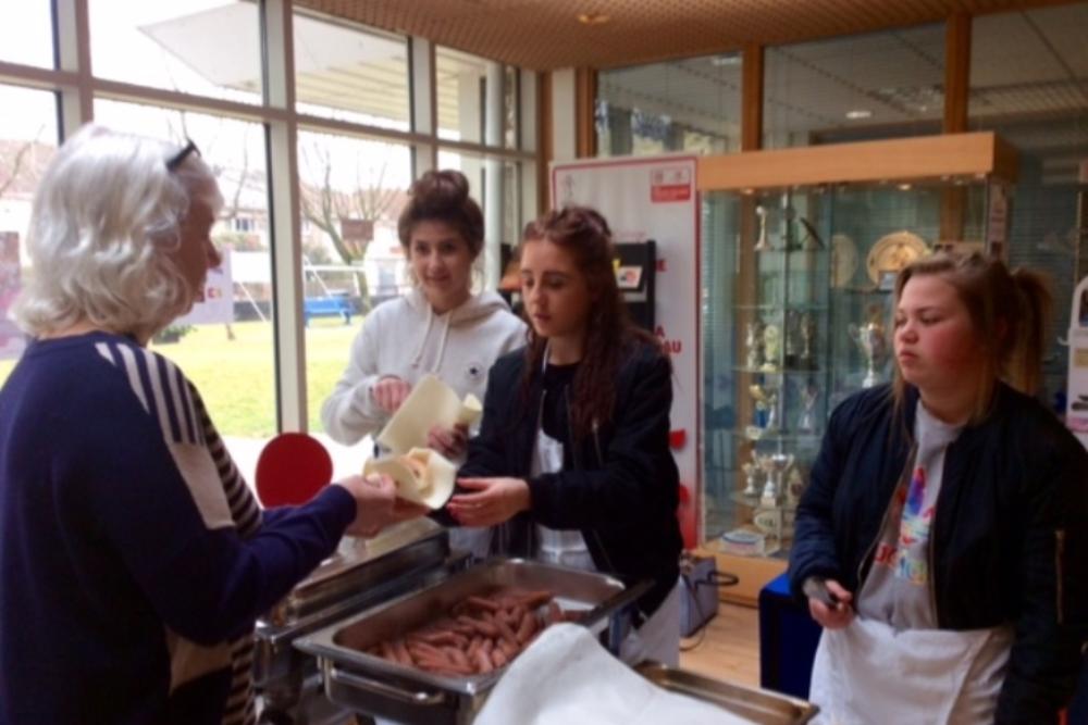 Hot dog dinner raises money for animal charity