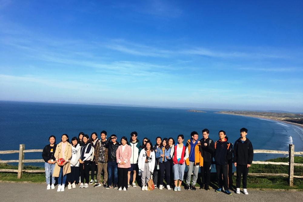 The sun shines on International students!